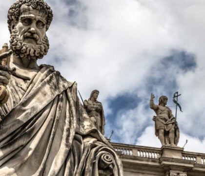 Des apôtres jusqu&rsquo;à nos jours, aucune autre ville que Rome n&rsquo;a attiré autant de saintes et de saints