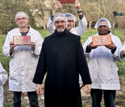 Opération solidaire : L&rsquo;abbaye de Tournay vend 400 kg de pâtes de fruits pour refaire ses vieilles fenêtres
