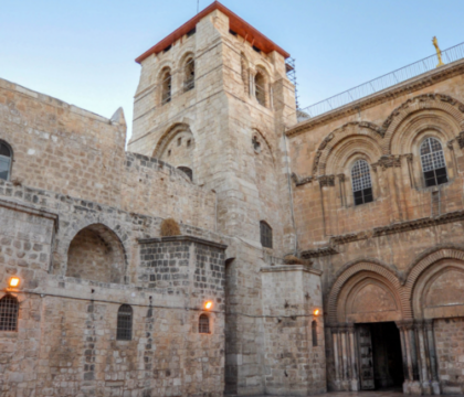 Le cardinal Pizzaballa finalement autorisé à se rendre au Saint-Sépulcre: retour sur une décision israélienne qui a mis le feu aux poudres