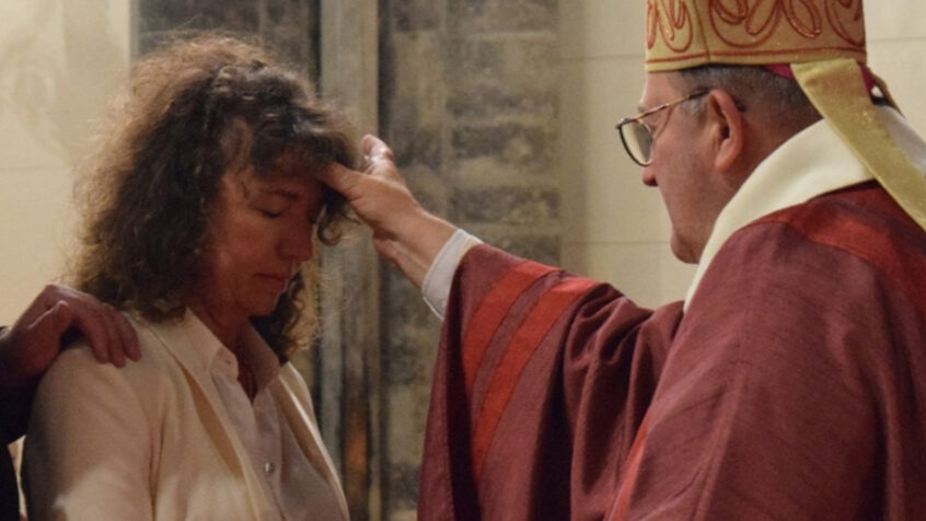 (Re)découvrir la foi à 60 ans : l&rsquo;expérience douloureuse de Christine lui a fait « prendre conscience de la présence de Dieu »