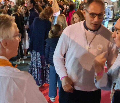#soutenonsnospretres: une jeune catholique encourage à soutenir les prêtres