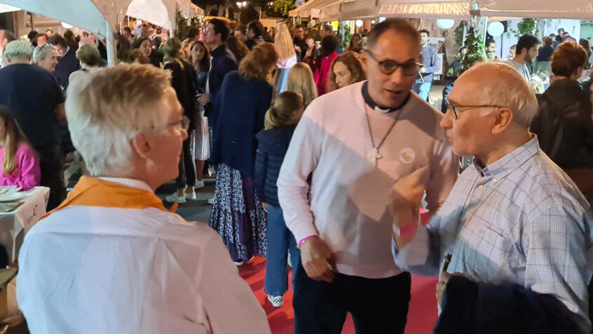 #soutenonsnospretres: une jeune catholique encourage à soutenir les prêtres