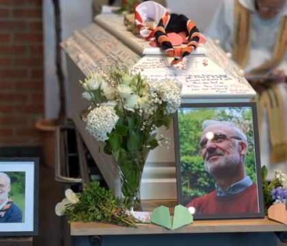 « On récolte ce qu&rsquo;on a semé »: une célébration, à l&rsquo;image du père Charles Delhez, qui rassemble pour un dernier au revoir