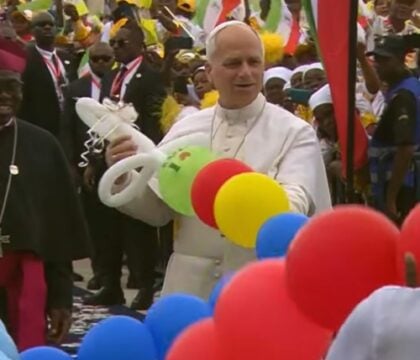 Léon XIV en Guinée équatoriale: un accueil chaleureux et un message fort de justice sociale