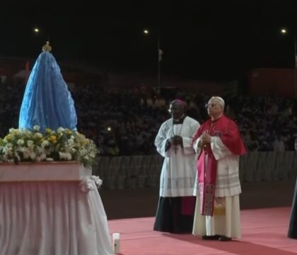 Dernière messe de Léon XIV au Cameroun, premiers pas en Angola: « C&rsquo;est l&rsquo;amour qui doit triompher, pas la guerre ! »