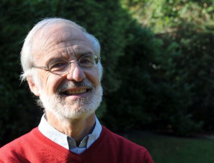 Eric-Emmanuel Schmitt, Mgr Delville, Lode Van Hecke, Tommy Scholtes… Les hommages au Père Charles Delhez affluent