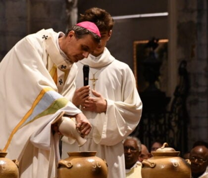Messe chrismale à Bruxelles : Mgr Terlinden appelle à une Église pauvre au service des pauvres
