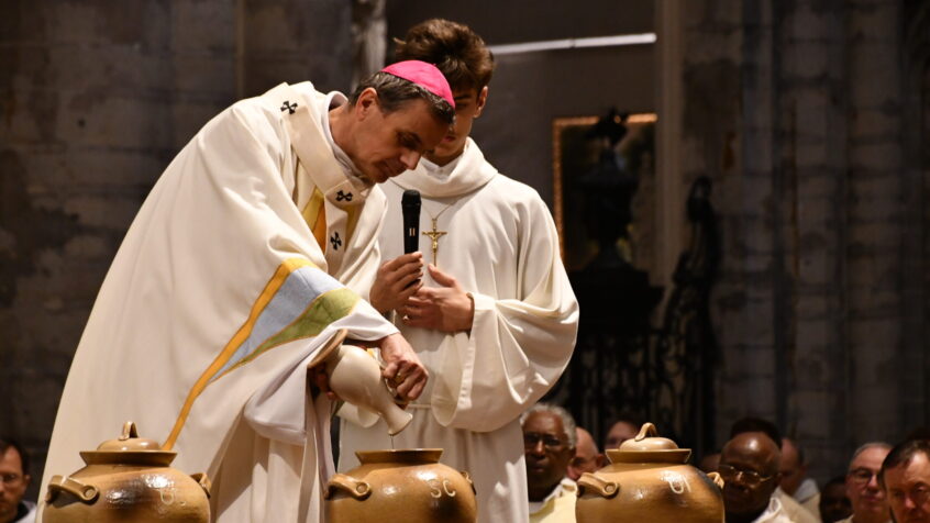 Messe chrismale à Bruxelles : Mgr Terlinden appelle à une Église pauvre au service des pauvres