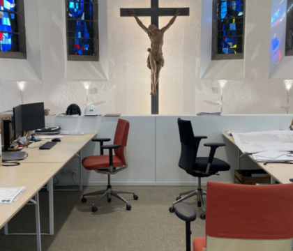 Grande réformes des lieux de culte catholique en Flandre: « Dire que les églises flamandes sont vides est faux », indique la ministre