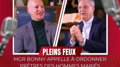 Face à l&rsquo;urgence, Mgr Bonny appelle à ordonner prêtres des hommes mariés