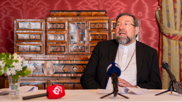 Mgr Jean-Pierre Delville, évêque de Liège, a envoyé sa lettre de renonciation au Pape: « c’est un sentiment très contrasté »