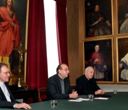 « Aujourd&rsquo;hui, une telle situation serait gérée différemment »: le diocèse de Namur clarifie les mesures prises à l’encontre de Mgr Vancottem