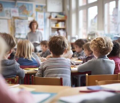 Crise dans l&rsquo;enseignement : « Derrière chaque parcours, un enseignant », une campagne pour revaloriser le métier