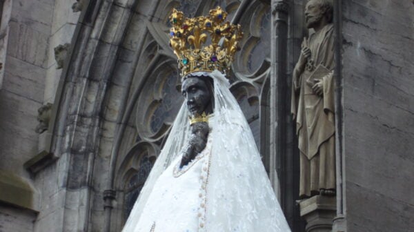 Le saviez-vous ? Notre-Dame de Walcourt serait la plus ancienne statue mariale d&rsquo;Europe !