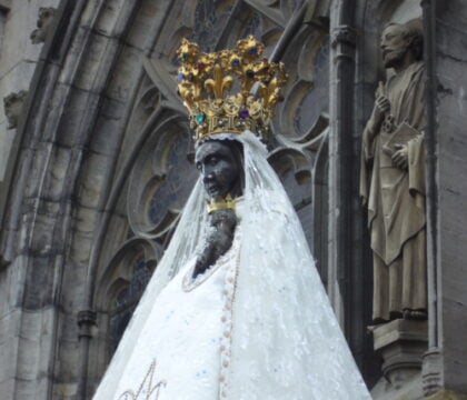 Le saviez-vous ? Notre-Dame de Walcourt serait la plus ancienne statue mariale d&rsquo;Europe !