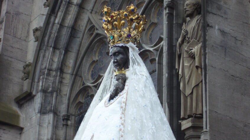Le saviez-vous ? Notre-Dame de Walcourt serait la plus ancienne statue mariale d&rsquo;Europe !