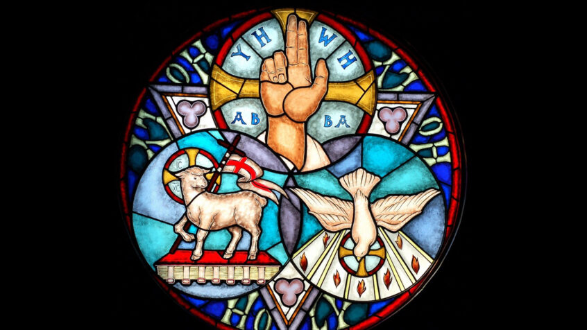 Trinité : Si Dieu est Un, pourquoi compliquer les choses en affirmant qu’il est en même temps Trine ? 