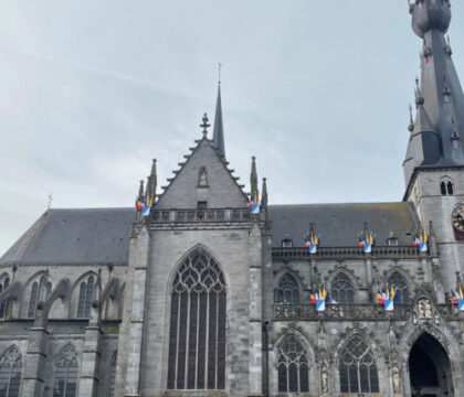 Walcourt célèbre le millénaire de sa première église, devenue basilique : « Rappeler que nous sommes une Eglise de pierres vivantes »