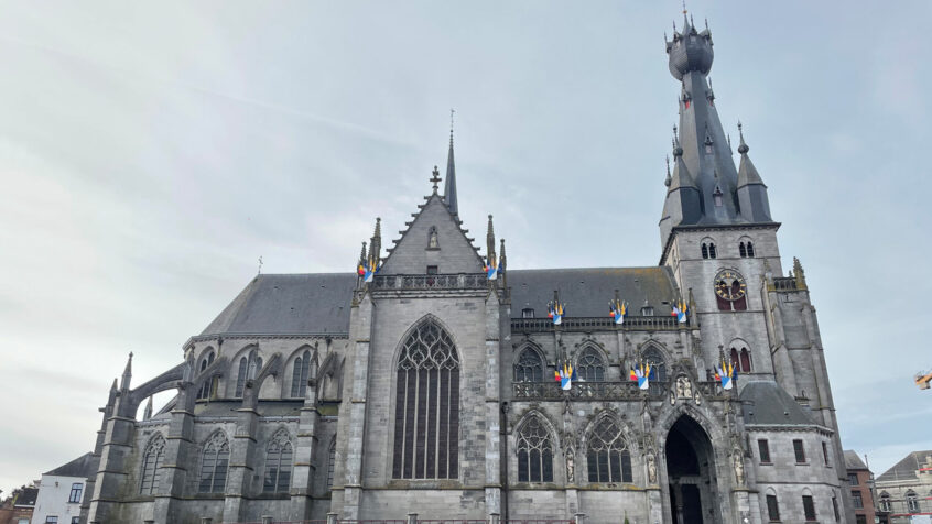 Walcourt célèbre le millénaire de sa première église, devenue basilique : « Rappeler que nous sommes une Eglise de pierres vivantes »