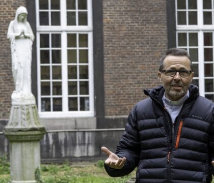 Journée contre l&rsquo;homophobie : pour le père Joël Pralong, les rapports homosexuels peuvent être « le signe d&rsquo;un échange d&rsquo;amour interpersonnel »