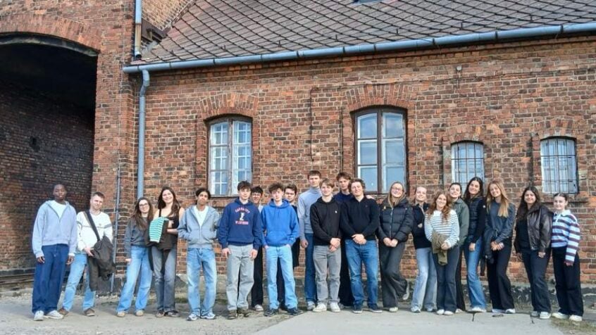Opinion : « Cette expérience m’a rappelé que tout peut basculer du jour au lendemain ». Des élèves témoignent de leur visite à Auschwitz