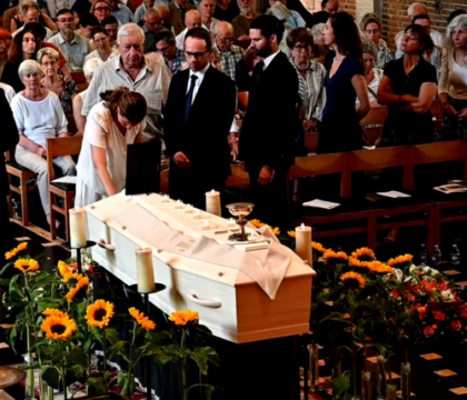 Funérailles de l&rsquo;abbé Philippe Mawet : sa paroisse Sainte-Alix et ses proches lui ont dit à-Dieu