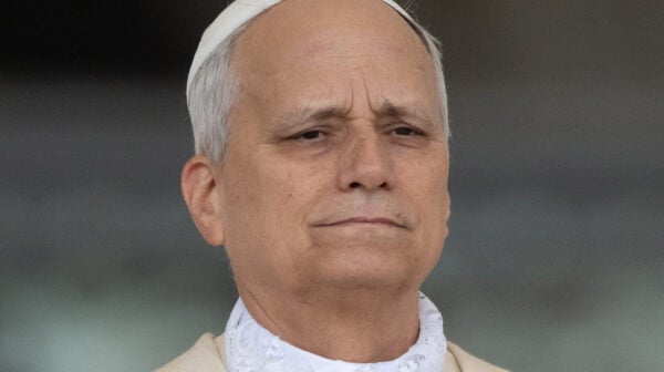 Ordinations interdites de la FSSPX : que risque la Fraternité Saint-Pie X après l&rsquo;avertissement du pape Léon XIV ?