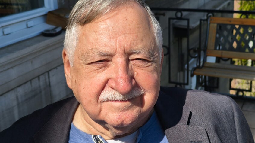 Pour le célèbre chef de choeur belge Paul Van Nevel, « la musique des XVe et XVIe siècles exprime les souffrances du quotidien, tout en tendant vers l’éternité »