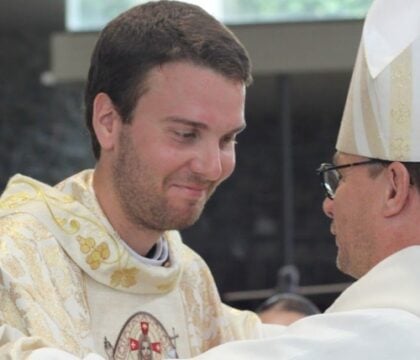 Ordination de l’abbé Thomas Capouillez, il rejoindra les paroissiens de l’UP de Rochefort
