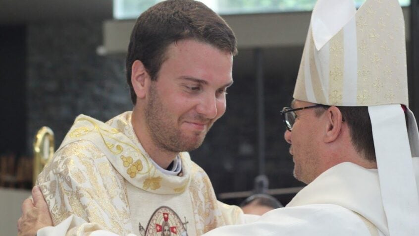 Ordination de l’abbé Thomas Capouillez, il rejoindra les paroissiens de l’UP de Rochefort