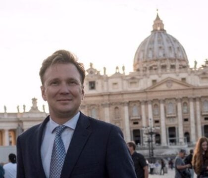 Rencontres au Vatican (4/5) – Christopher Lamb, vaticaniste : « C’est un atout que le pape Léon XIV sache comment fonctionne Rome »