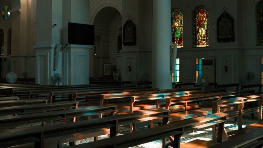 Les églises, lieux de refuge contre la canicule? Mgr Luc Terlinden a rencontré Jean-Luc Crucke, ministre du Climat